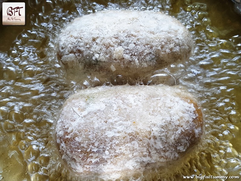 Preparation of Bengali Dimer Chops (Egg Potato Chop)