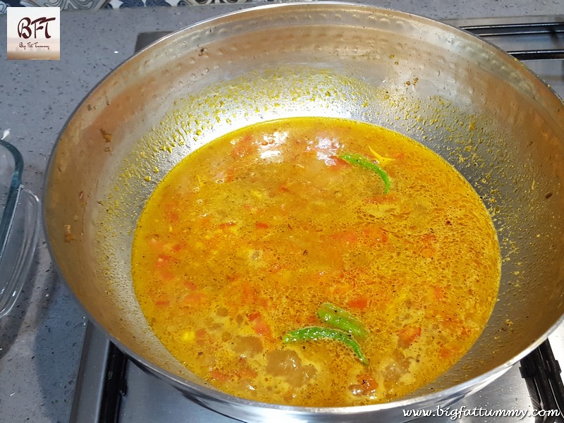 Preparation of Pomfret Jeerem Meerem (Goan curry without coconut)